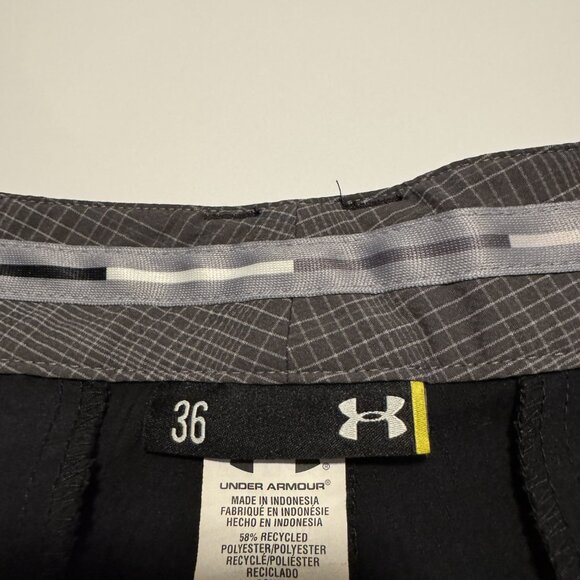 Under Armour Men's Golf Shorts Cargo Black Size 36 10" Inseam - Picture 3 of 6